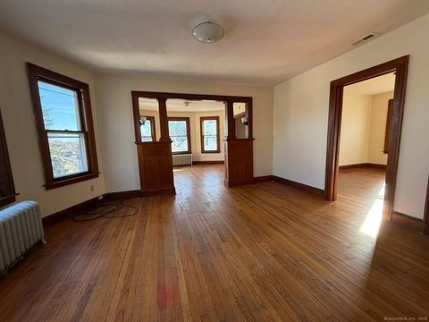 MLS: 24076086