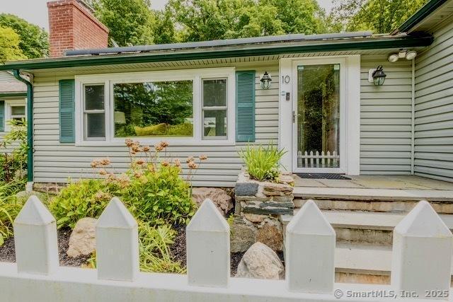 10 Anderson Road East