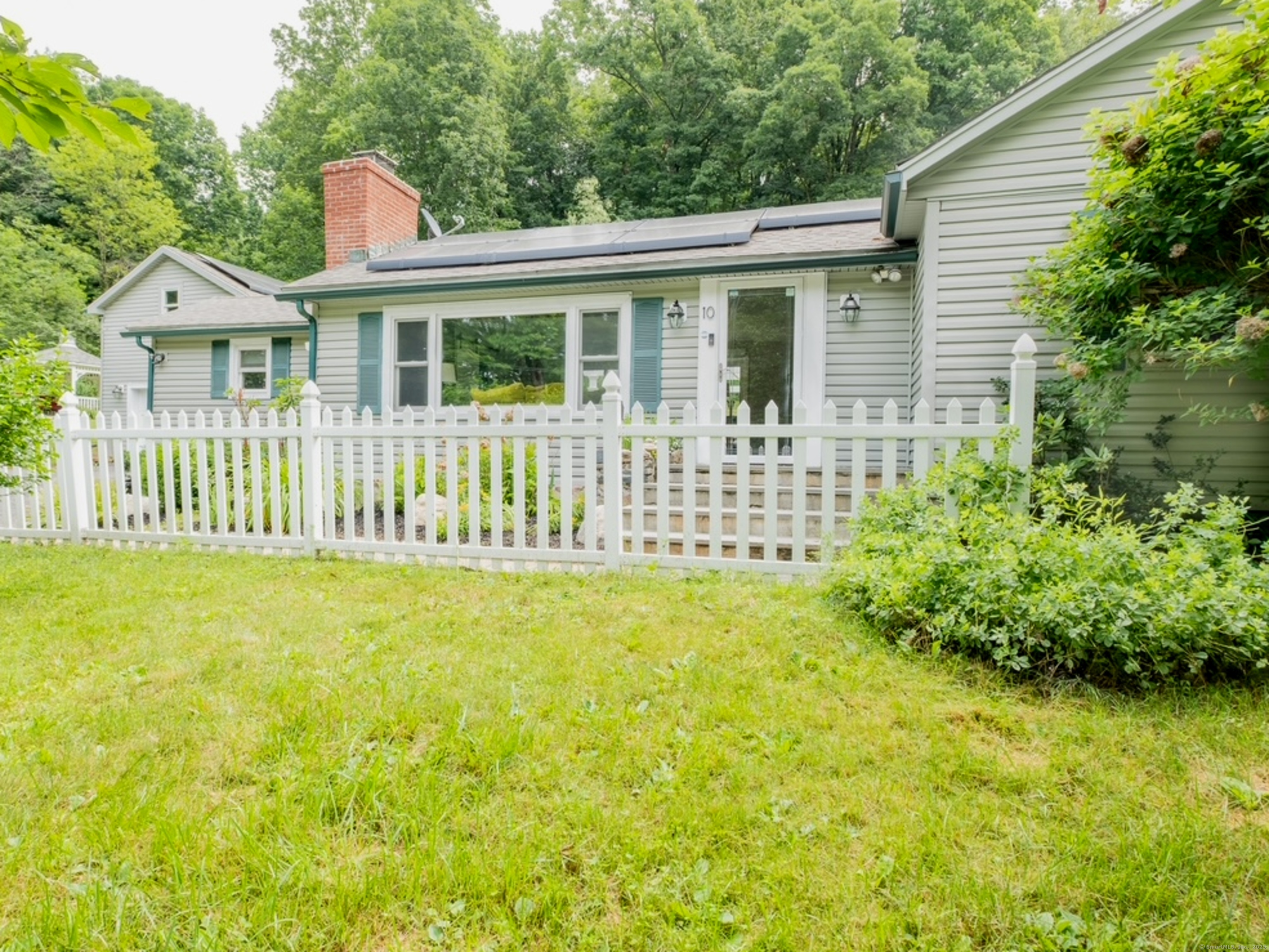 10 Anderson Road East