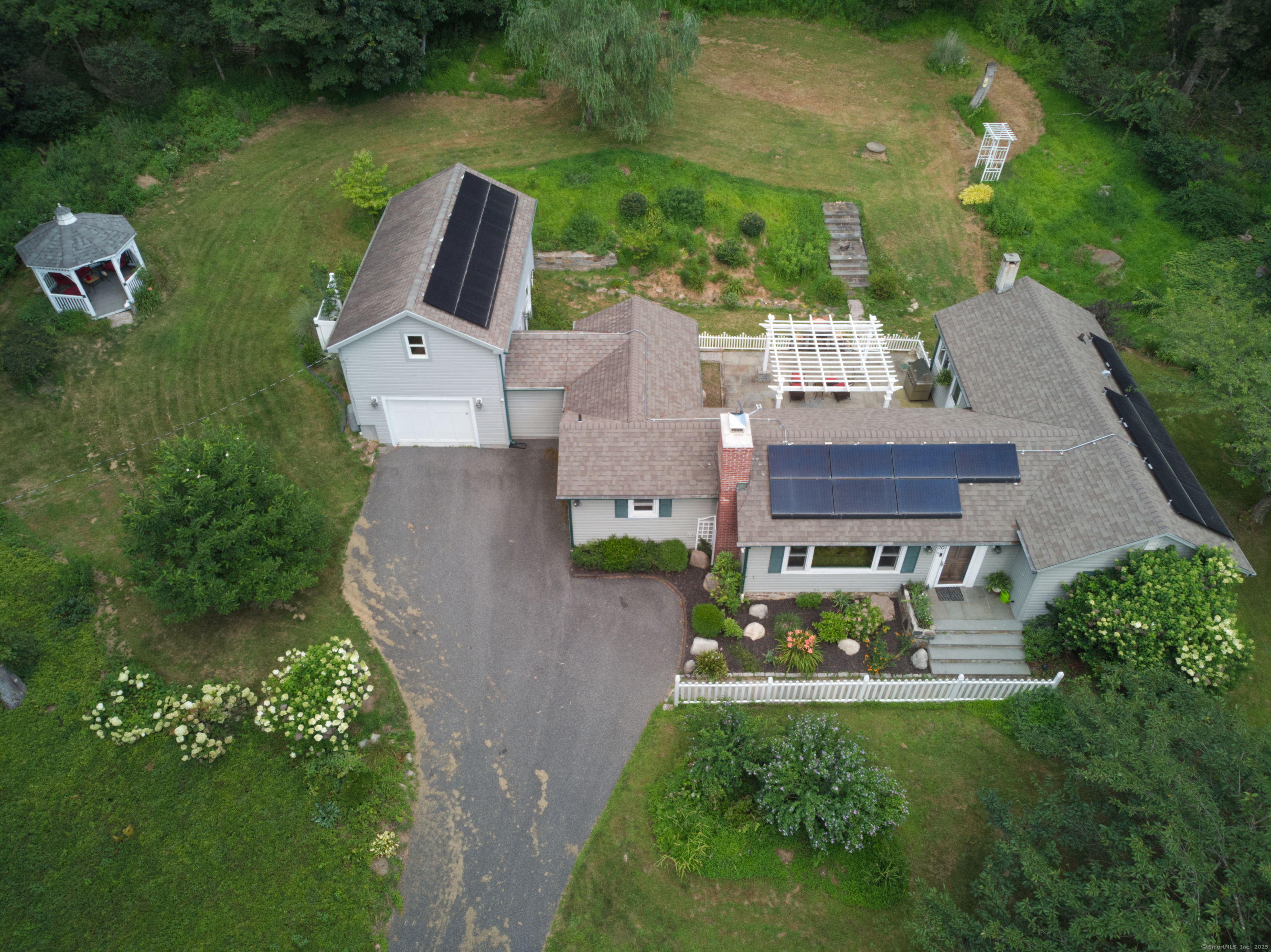 10 Anderson Road East