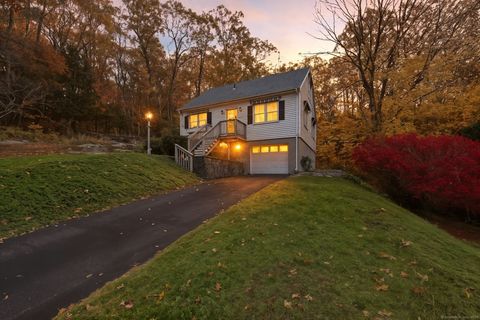 Photo of 102 Lucas Park Road, Norwich, CT 06360 (MLS # 24137537)