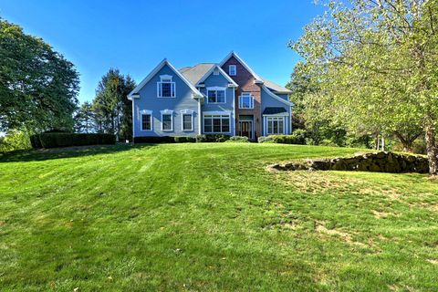 Photo of 102 Wild Horse Court, Monroe, CT 06468 (MLS # 24132855)