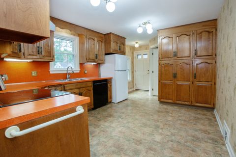 Tiny photo for 189 Glenwood Street, Manchester, CT 06040 (MLS # 24133976)