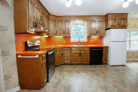 Tiny photo for 189 Glenwood Street, Manchester, CT 06040 (MLS # 24133976)