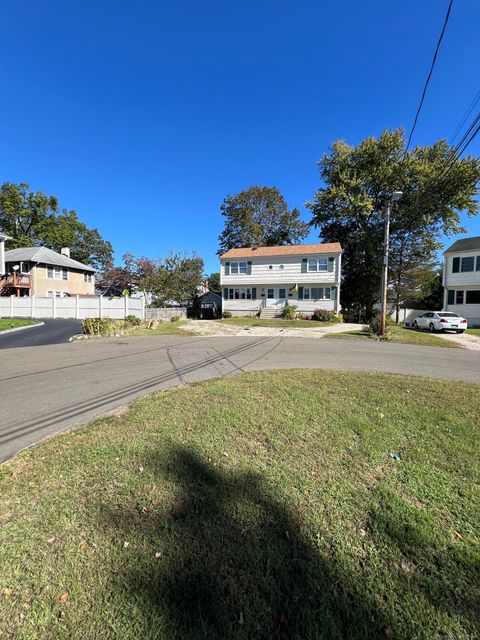Photo of 17 Locust Street, Norwalk, CT 06855 (MLS # 24133056)