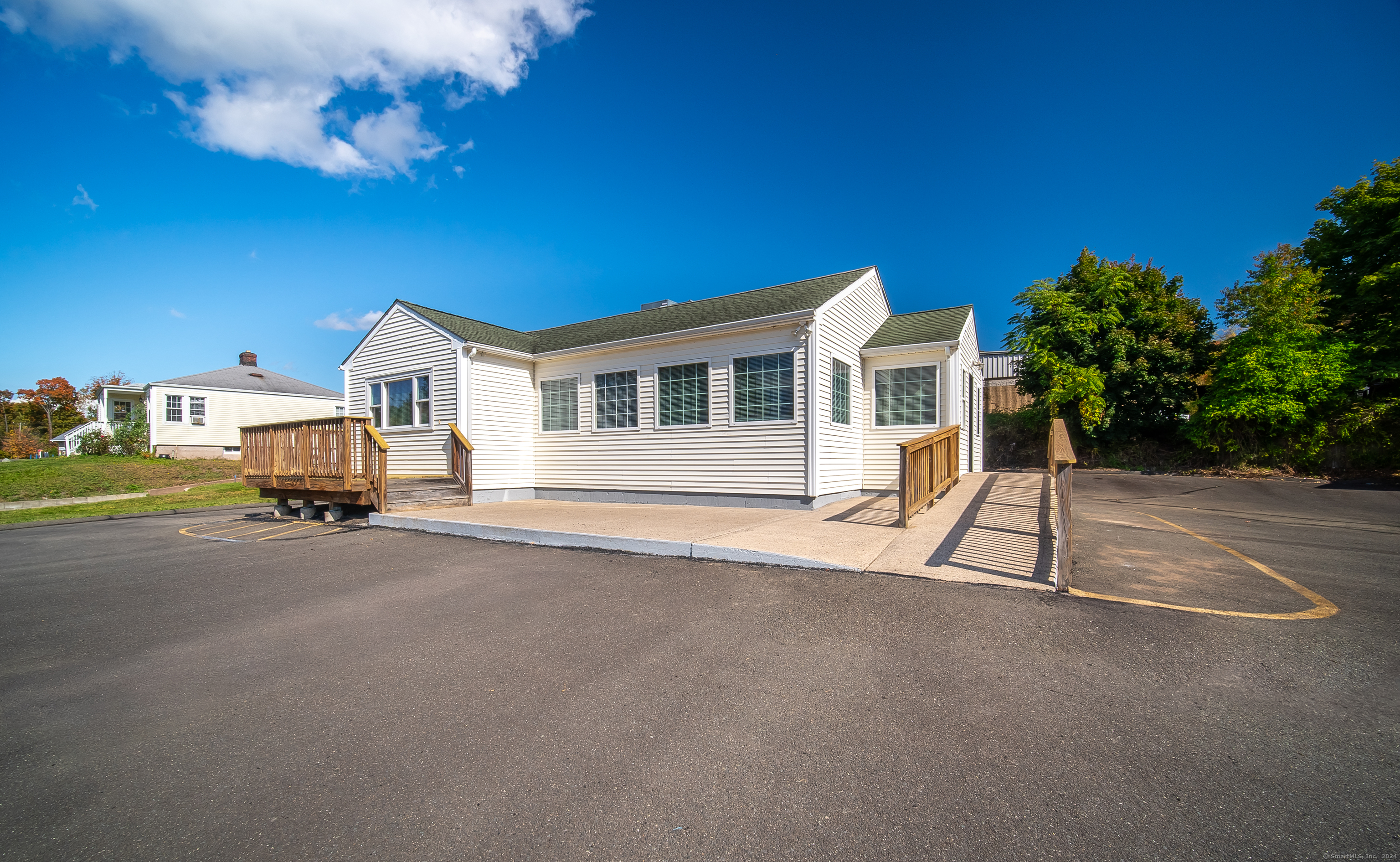 Middletown, Connecticut 06457, United States, ,2 BathroomsBathrooms,Commercial,Active,38757