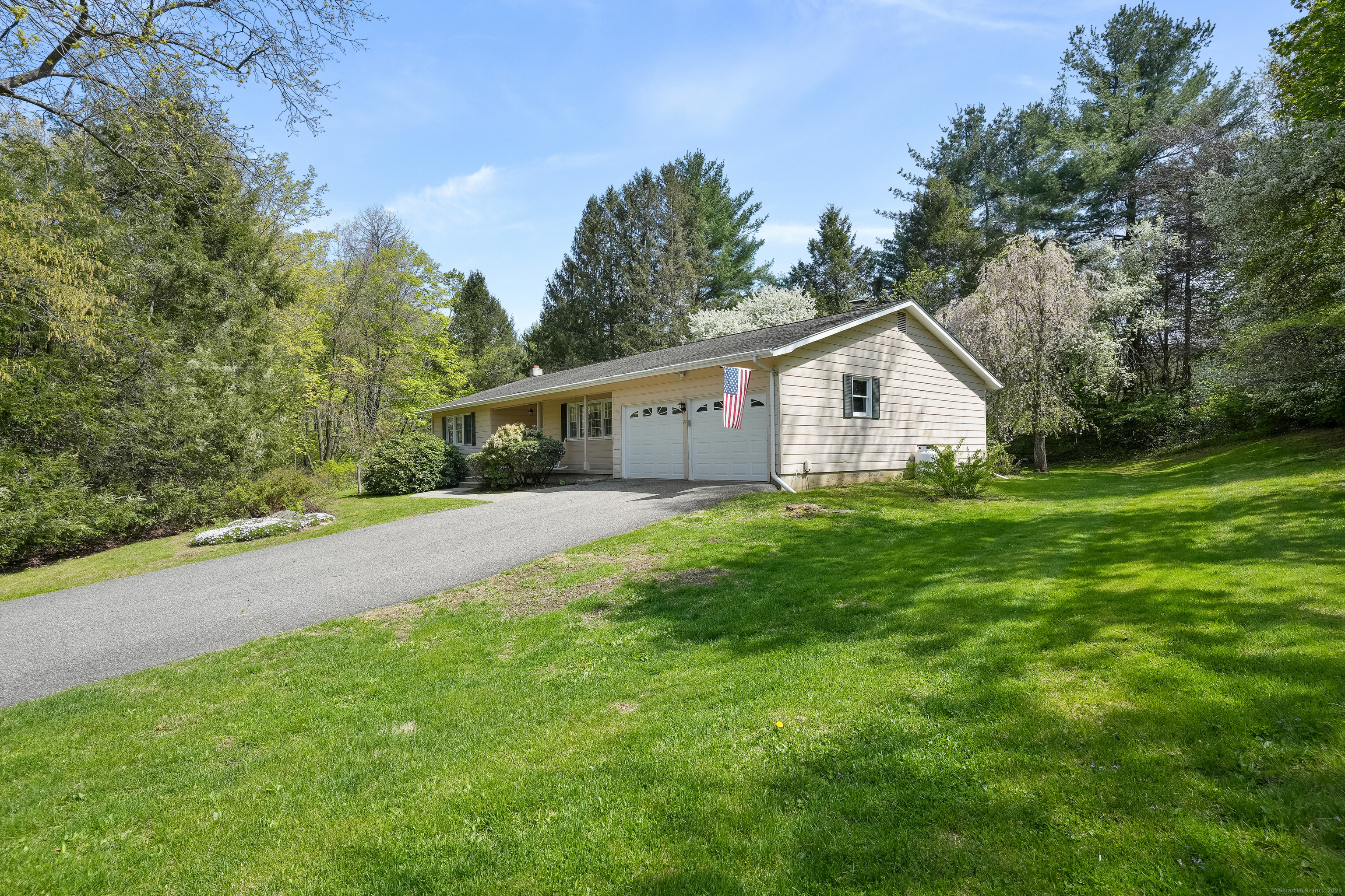 22 Dorset Drive, New Milford, Connecticut image 4