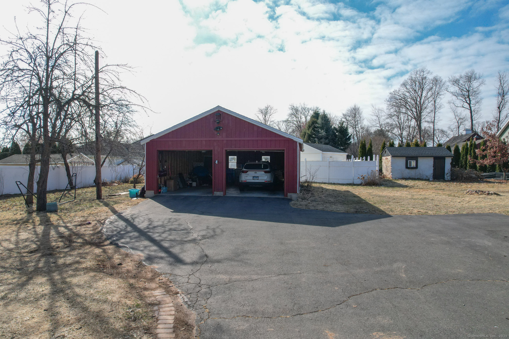 Bristol, Connecticut 06010, United States, 2 Bedrooms Bedrooms, ,2 BathroomsBathrooms,Residential,Pending,127737