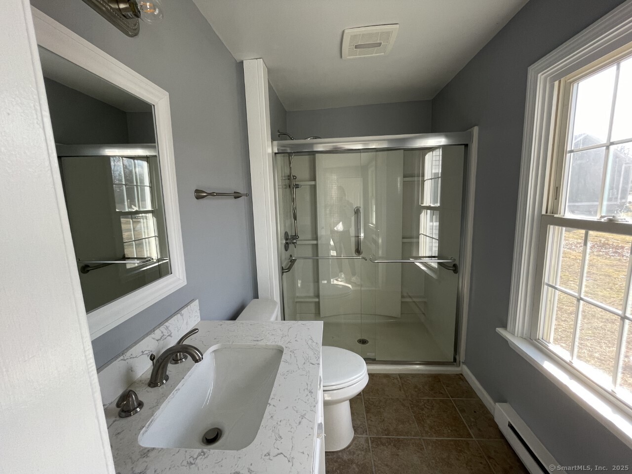 Bristol, Connecticut 06010, United States, 2 Bedrooms Bedrooms, ,2 BathroomsBathrooms,Residential,Pending,127737