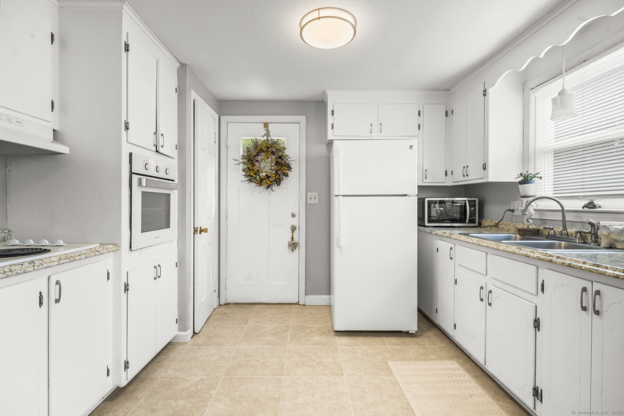 17 Pioneer Drive, Enfield, Connecticut image 10
