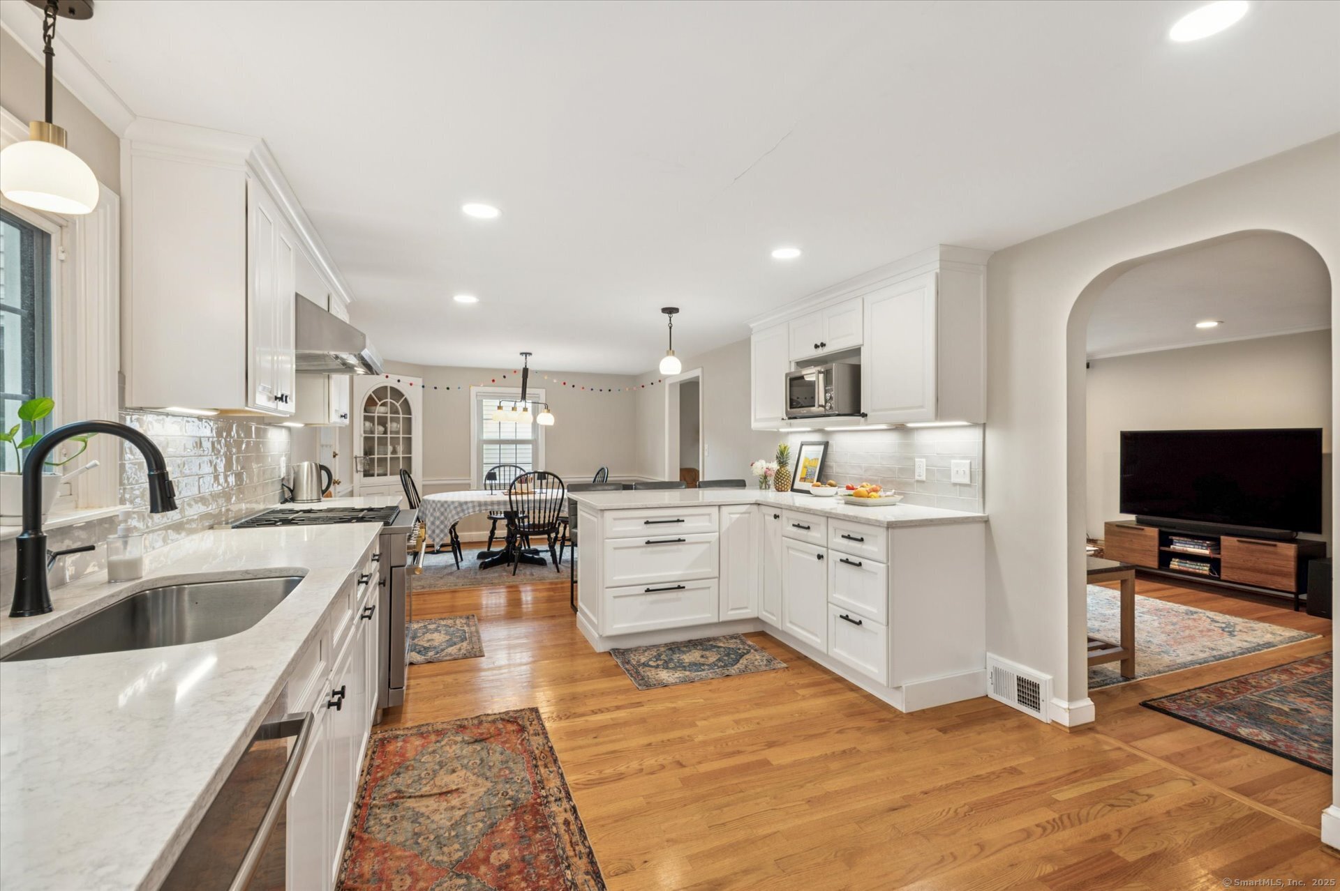 West Hartford, Connecticut 06107, United States, 4 Bedrooms Bedrooms, ,3 BathroomsBathrooms,Residential,Active,170417