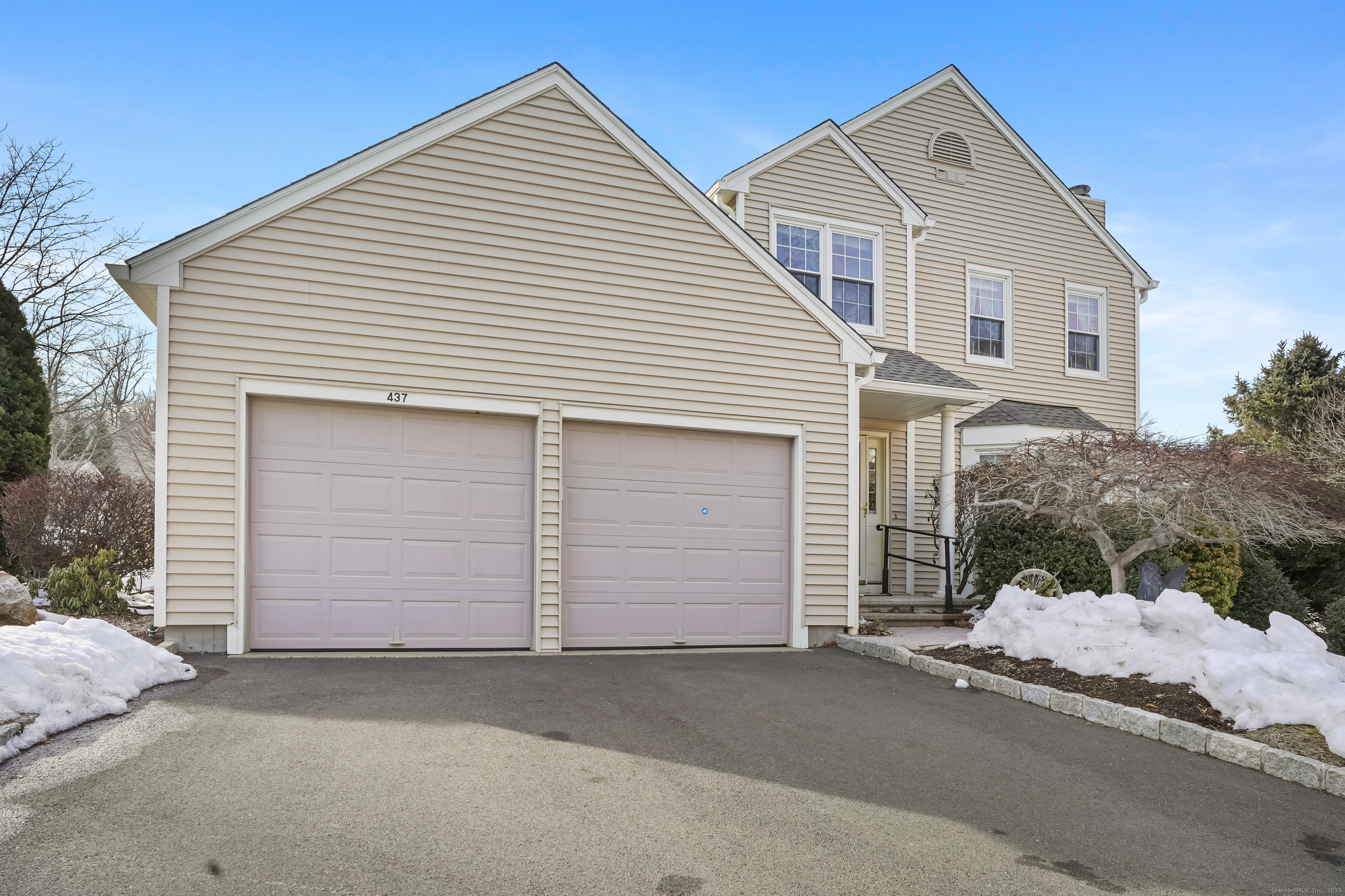 Property for Sale at Pitkin Hollow 437, Trumbull, Connecticut - Bedrooms: 2 
Bathrooms: 3 
Rooms: 6  - $499,000