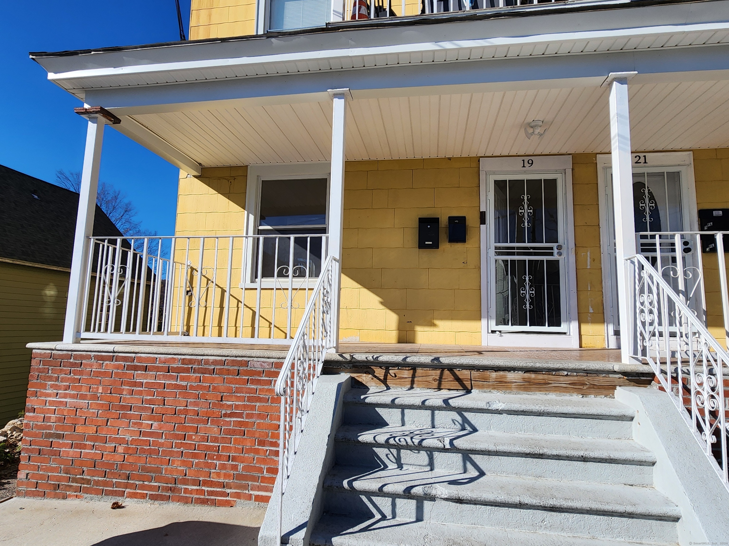 Rental Property at 19 Sprague Street 1, Waterbury, Connecticut - Bedrooms: 3 
Bathrooms: 1 
Rooms: 8  - $1,700 MO.