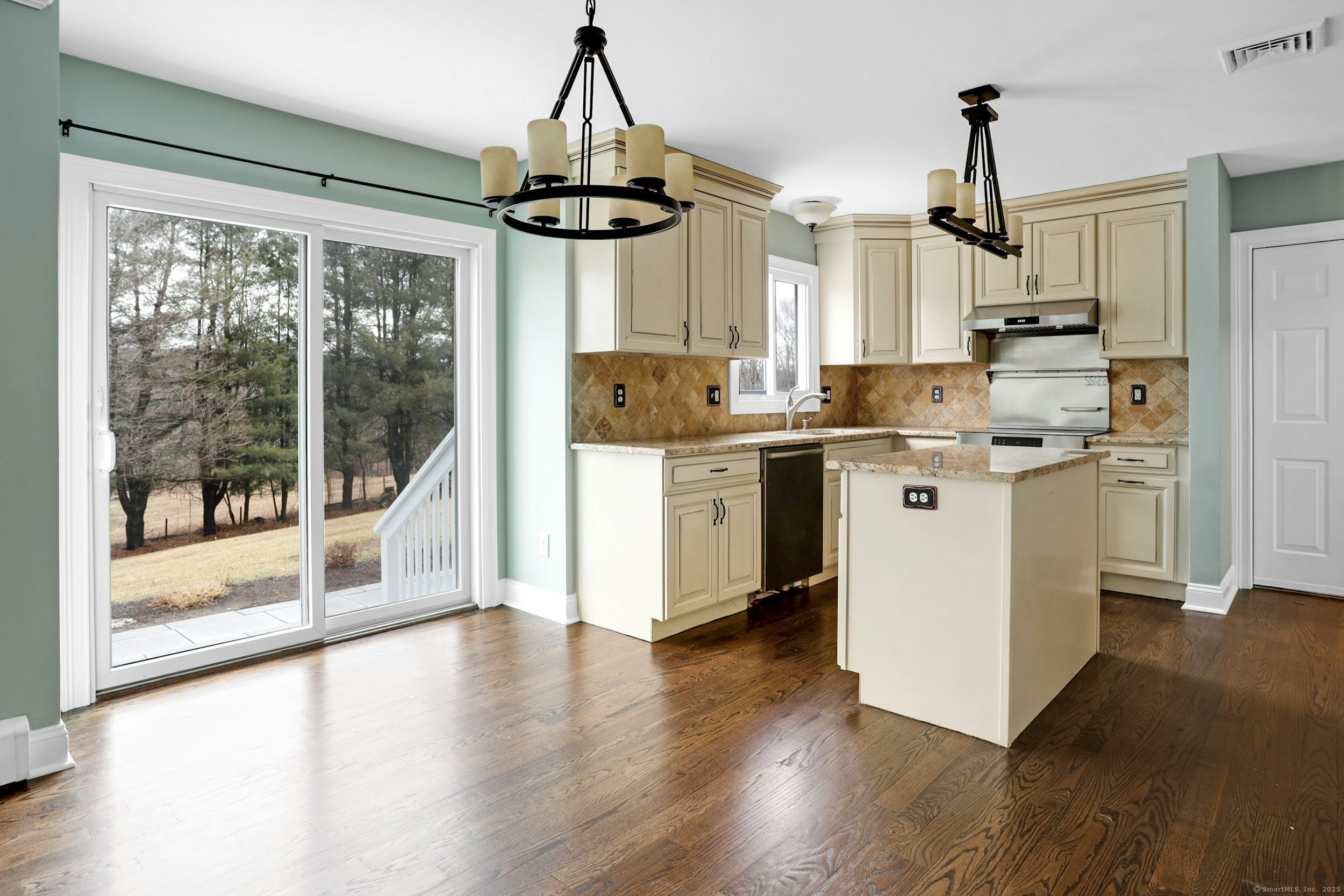 19 Country Farm Lane, New Milford, Connecticut image 6
