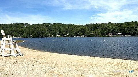 Condo For Rent - 48 Quidnet Court #48<br/> Guilford, CT 06437