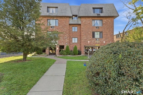 Photo of 755 Wethersfield Avenue #C9, Hartford, CT 06114 (MLS # 24208757)