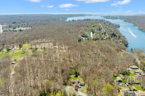 Single Family Residence in Waterford CT 516 Boston Post Road.jpg