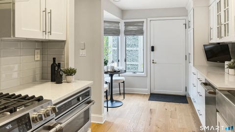 Tiny photo for 395 Temple Street #395, New Haven, CT 06511 (MLS # 24199774)