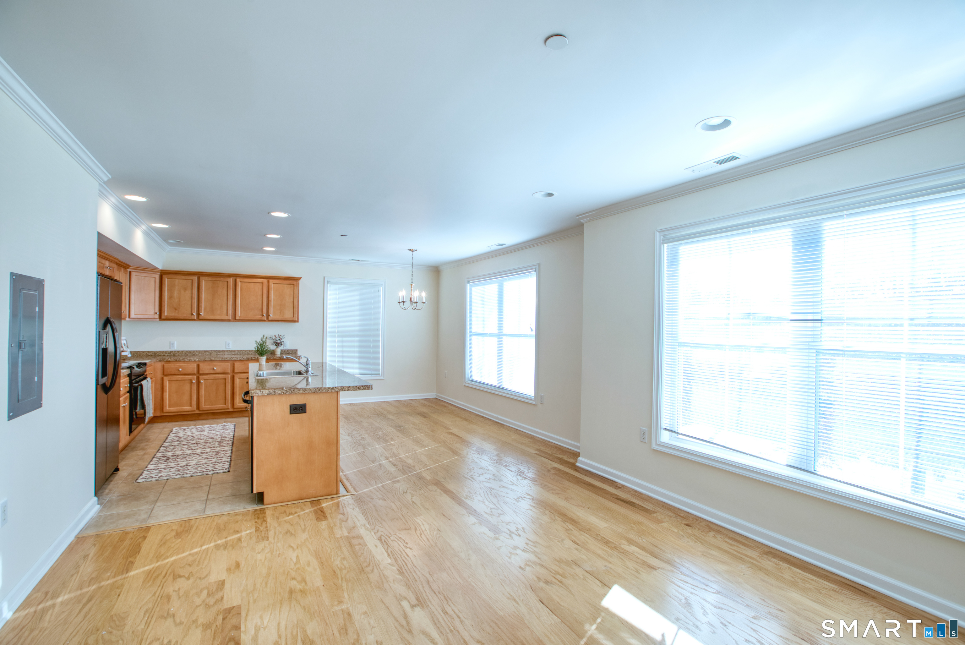 15 West Main Street J201