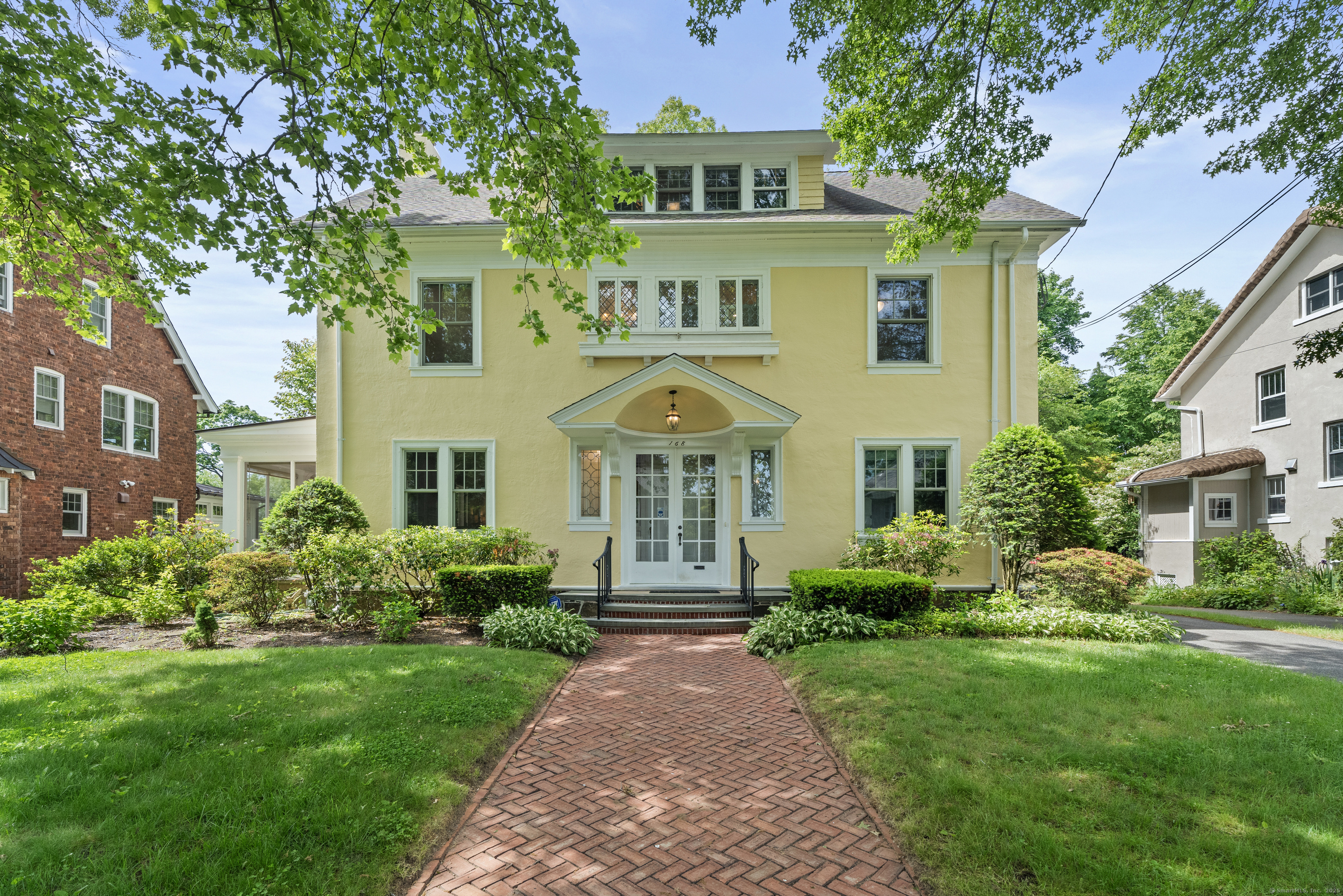 Property for Sale at Westwood Road, New Haven, Connecticut - Bedrooms: 4 
Bathrooms: 4 
Rooms: 9  - $875,000
