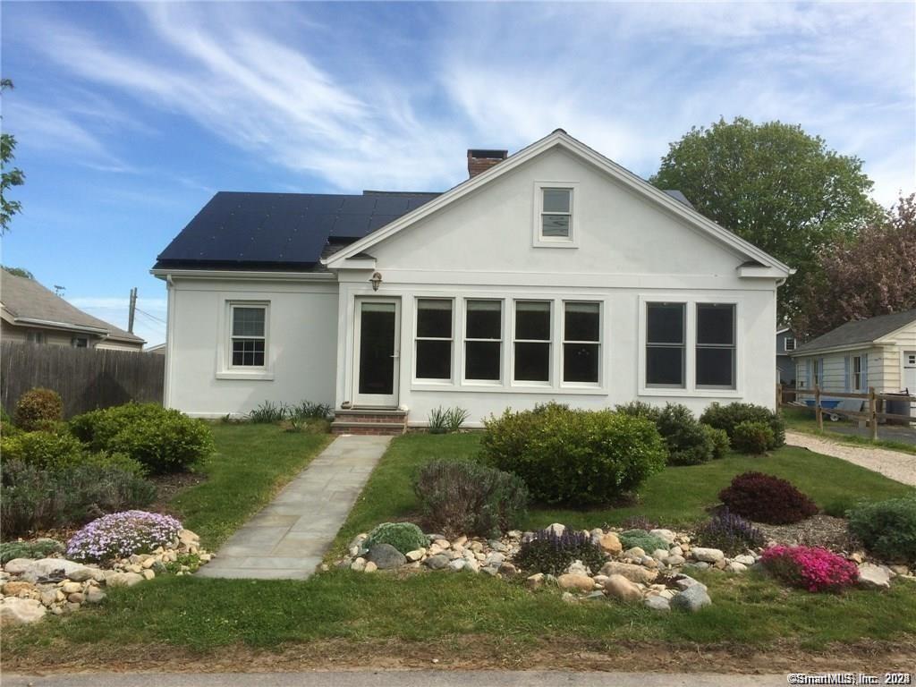 Rental Property at 8 Owen Drive, Stonington, Connecticut - Bedrooms: 3 
Bathrooms: 2 
Rooms: 6  - $8,000 MO.