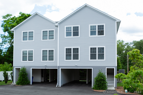 Property for Sale at 118 Berwick Avenue, Fairfield, Connecticut - Bedrooms: 3 
Bathrooms: 3 
Rooms: 6  - $599,000