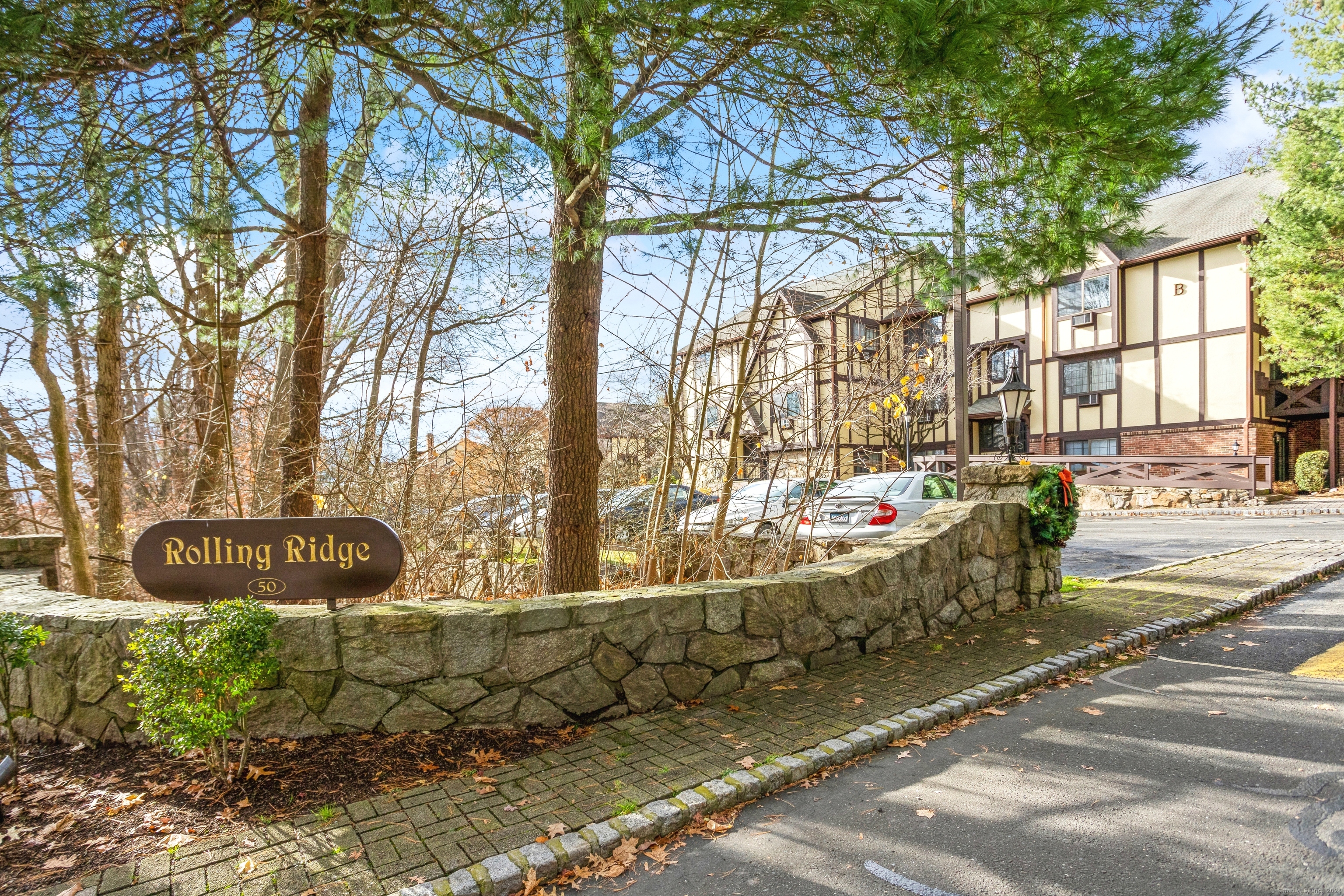 Rental Property at Aiken Street Apt 154, Norwalk, Connecticut - Bedrooms: 1 
Bathrooms: 2 
Rooms: 4  - $2,600 MO.