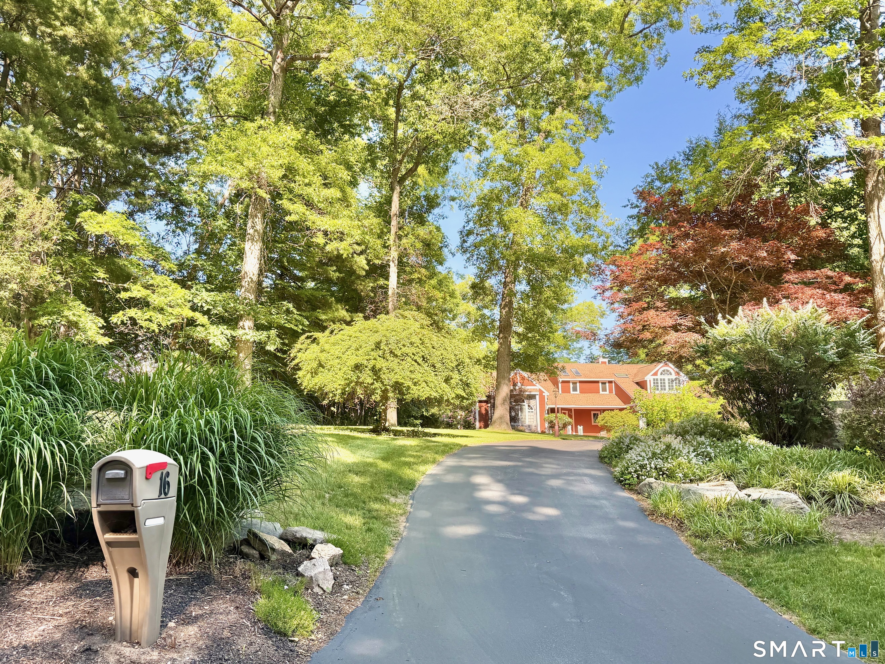 16 Jacobs Hill Road