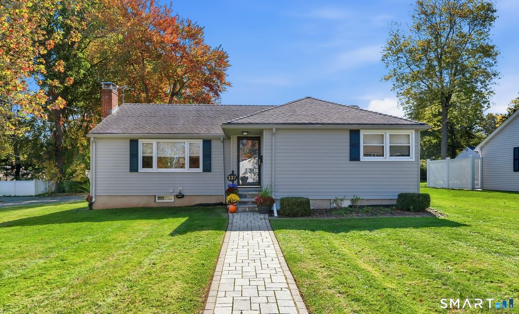 Photo of 137 Dale Road, Wethersfield, CT 06109 (MLS # 24154015)