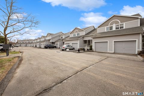 Condo For Sale - 675 Newfield Street #2<br/> Middletown, CT 06457