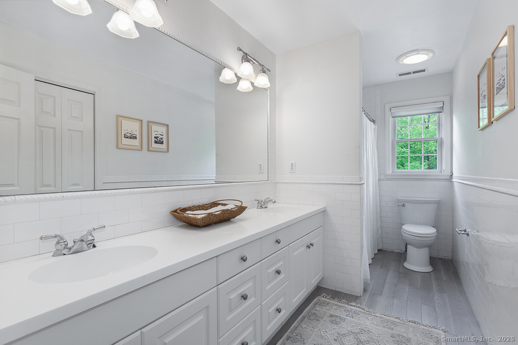 176 Peck Hill Road, Woodbridge, Connecticut image 24