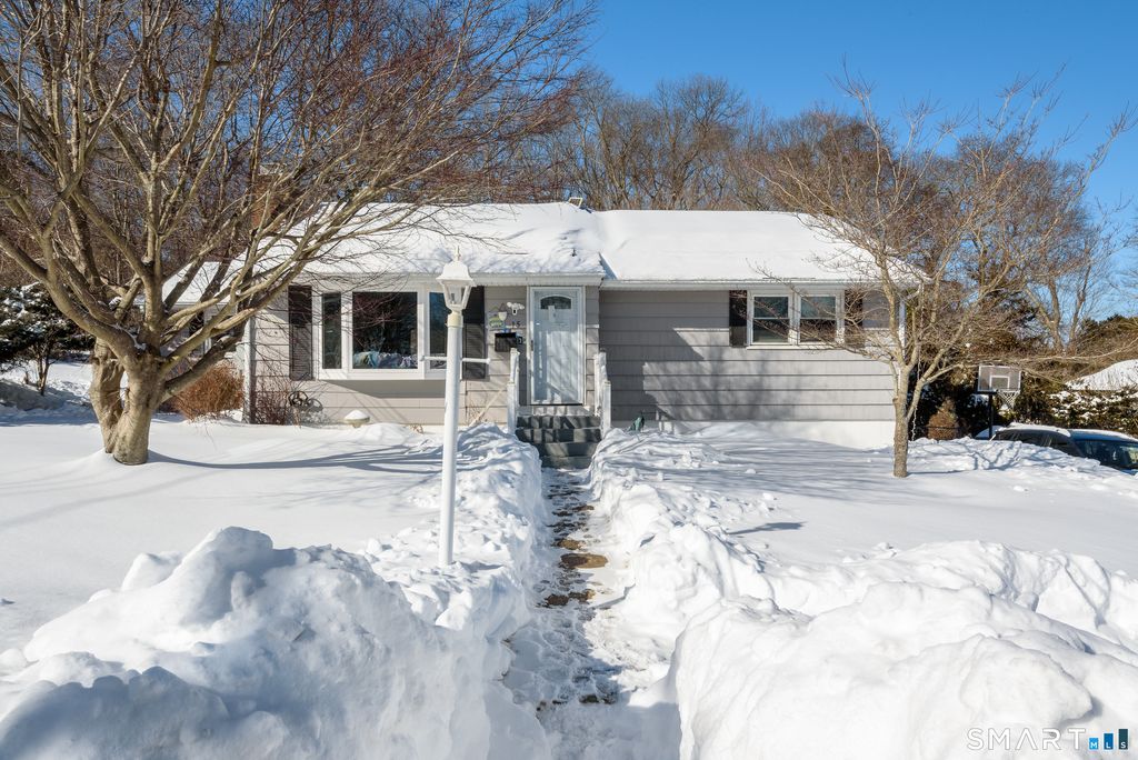 Photo of 15 Park Avenue Extension, Montville, CT 06382 (MLS # 24151610)