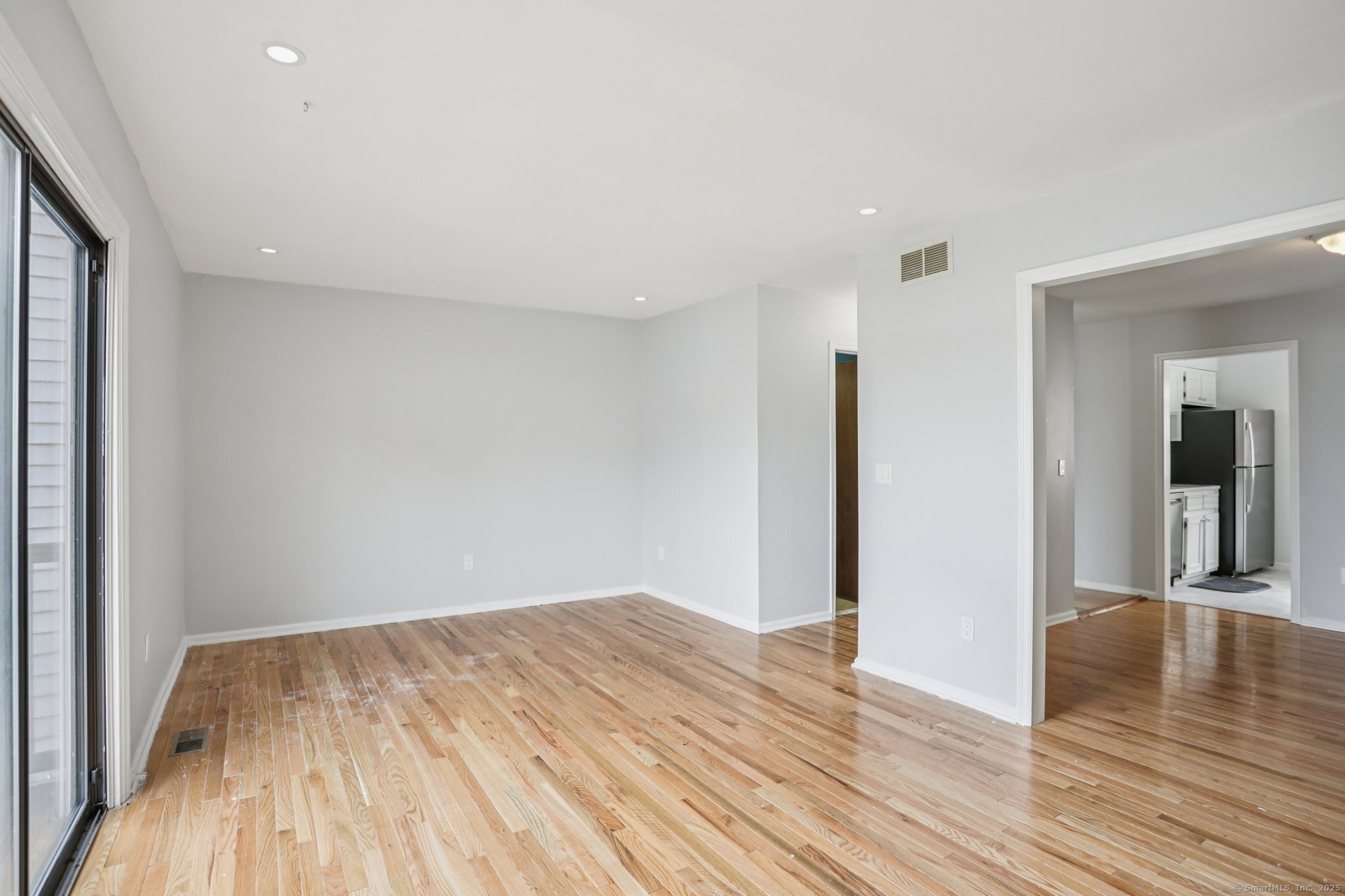 825 Hope Street APT 4