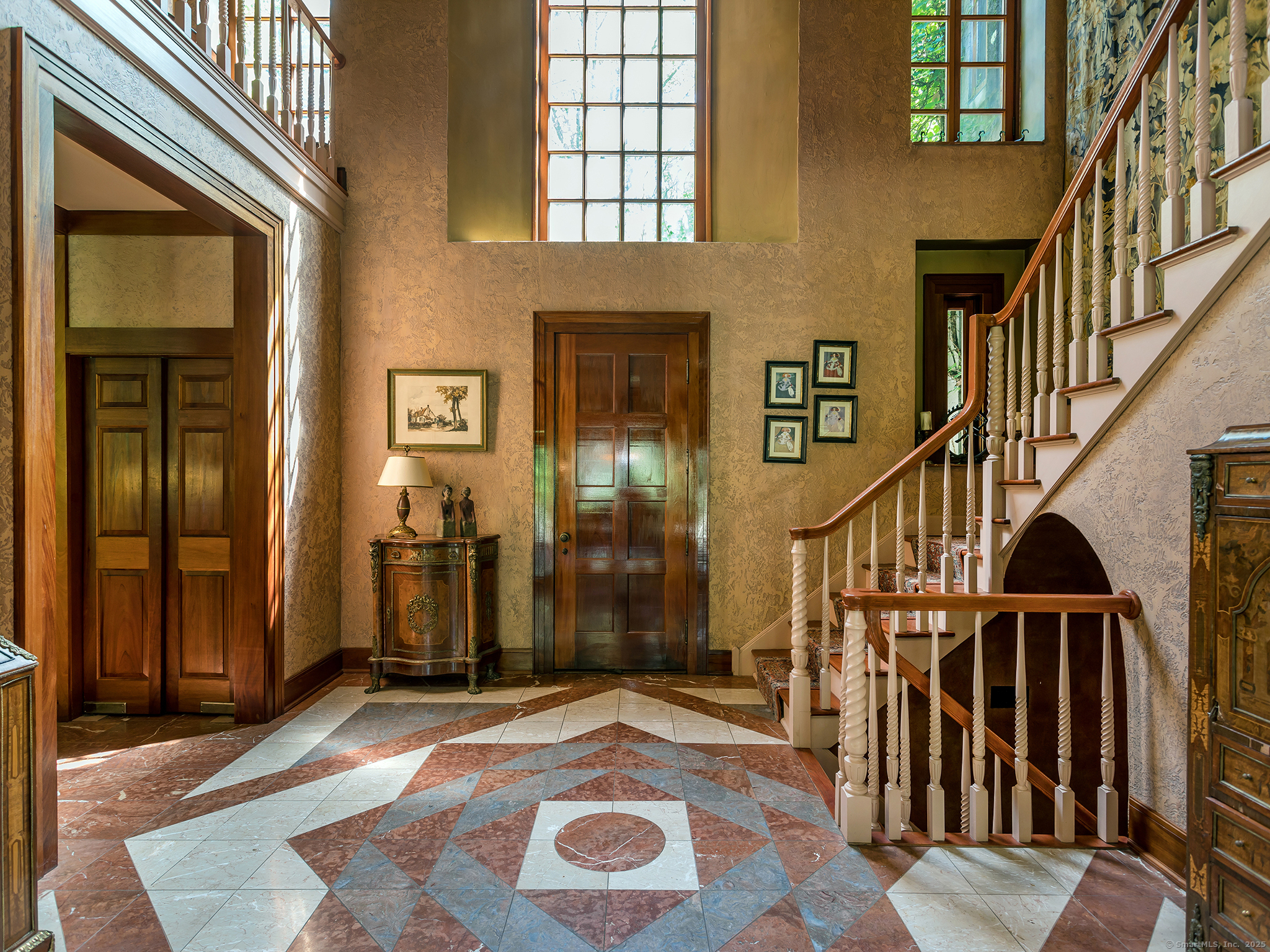 28 West Chestnut Hill Road