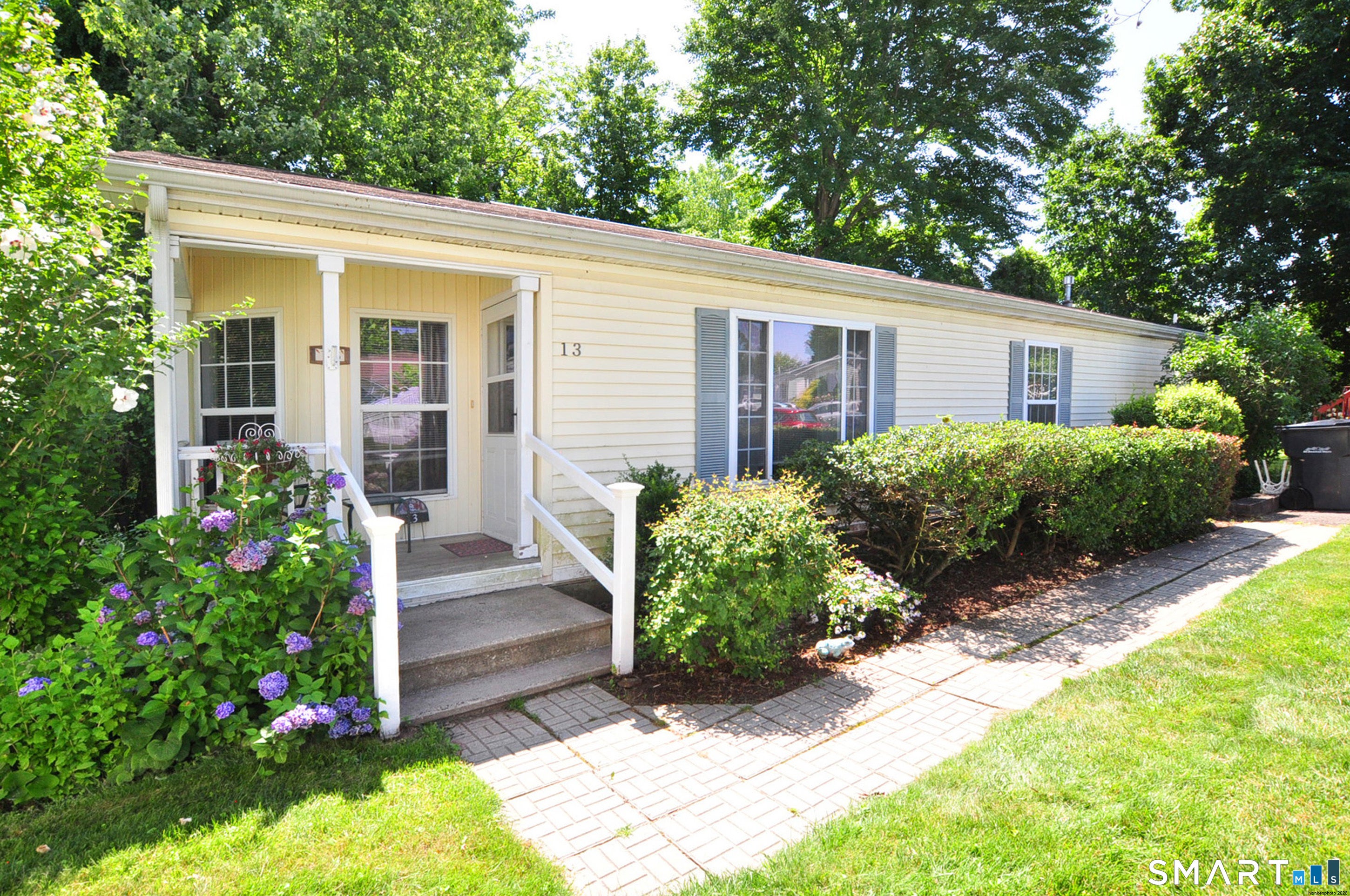 13 Laurel Circle