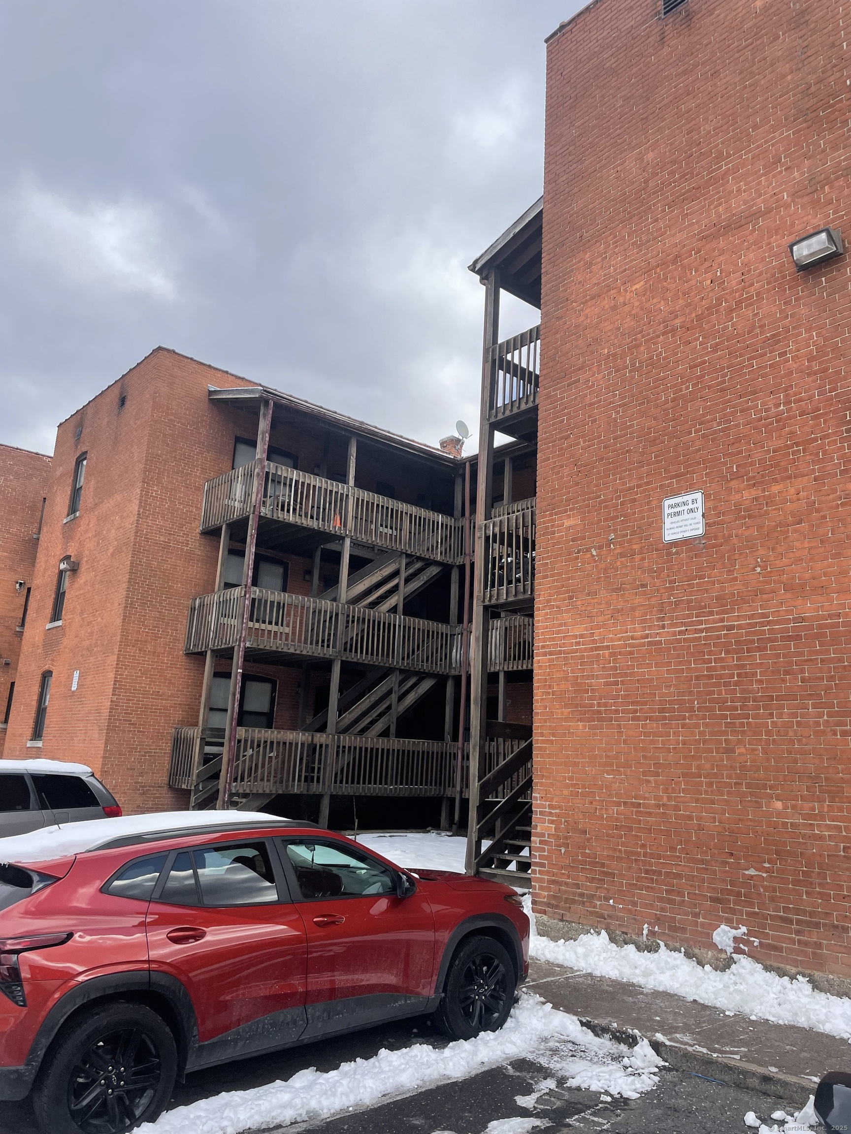 379 Woodland Street #APT 2C, Hartford, Connecticut image 3