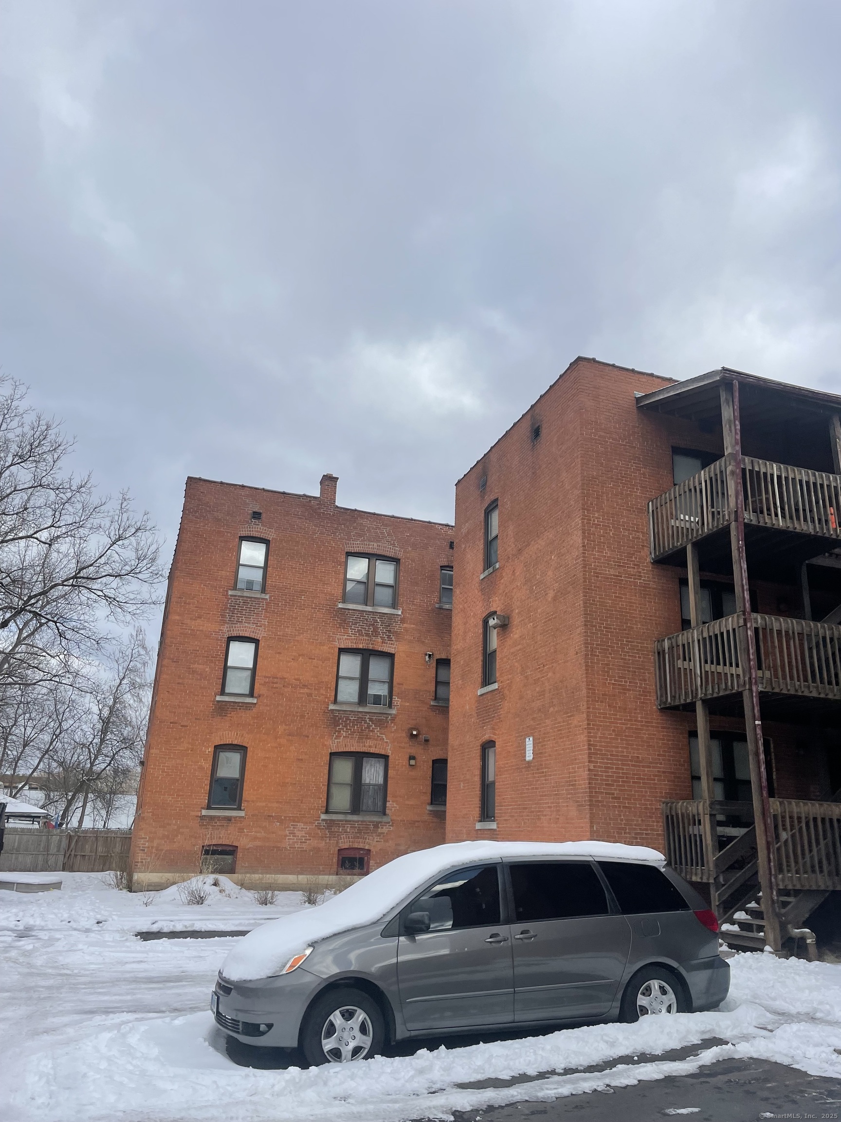 379 Woodland Street #APT 2C, Hartford, Connecticut image 2