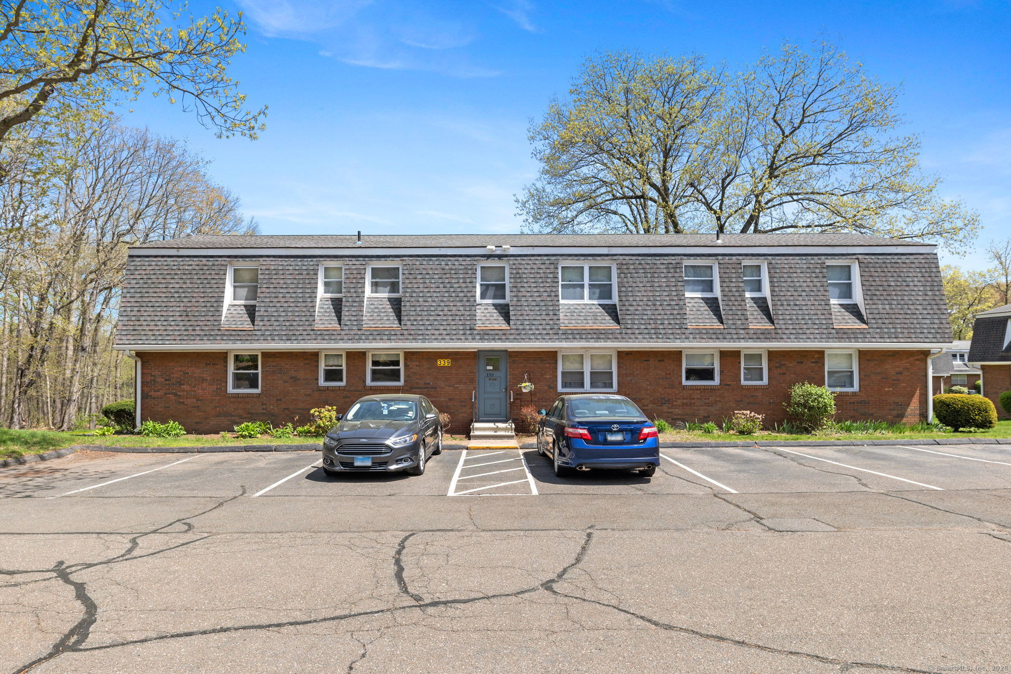 339 Dunfey Lane #APT B, Windsor, Connecticut image 3