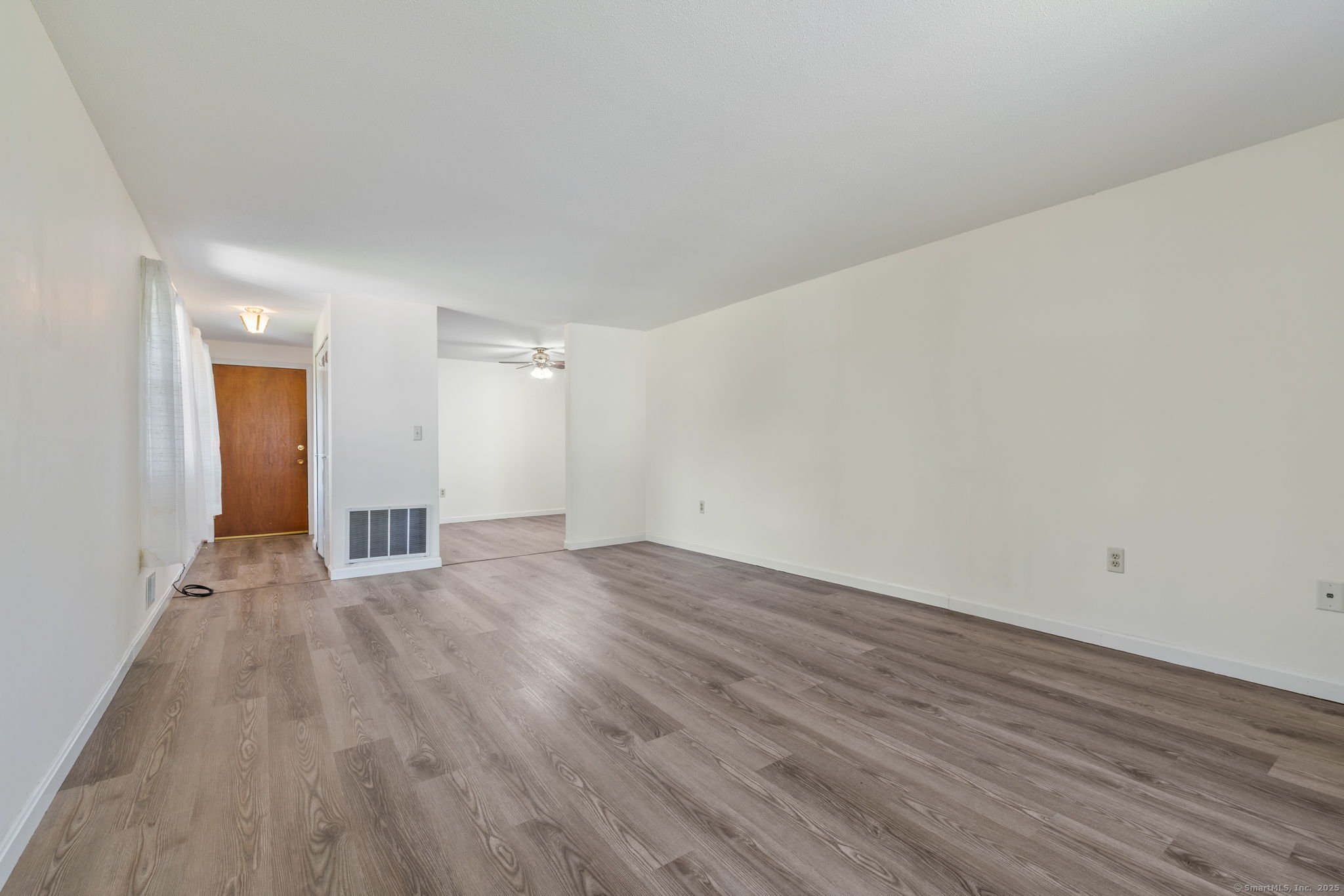 339 Dunfey Lane #APT B, Windsor, Connecticut image 9