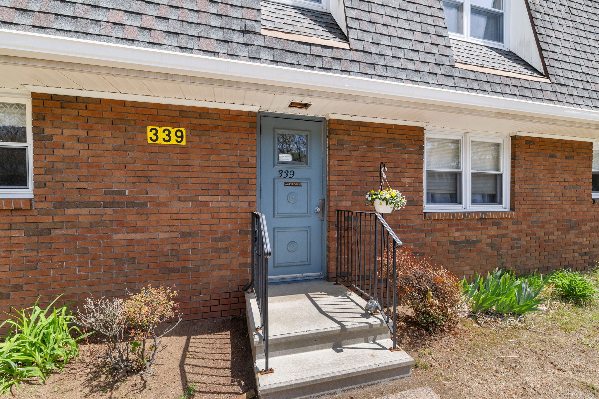 339 Dunfey Lane #APT B, Windsor, Connecticut image 4