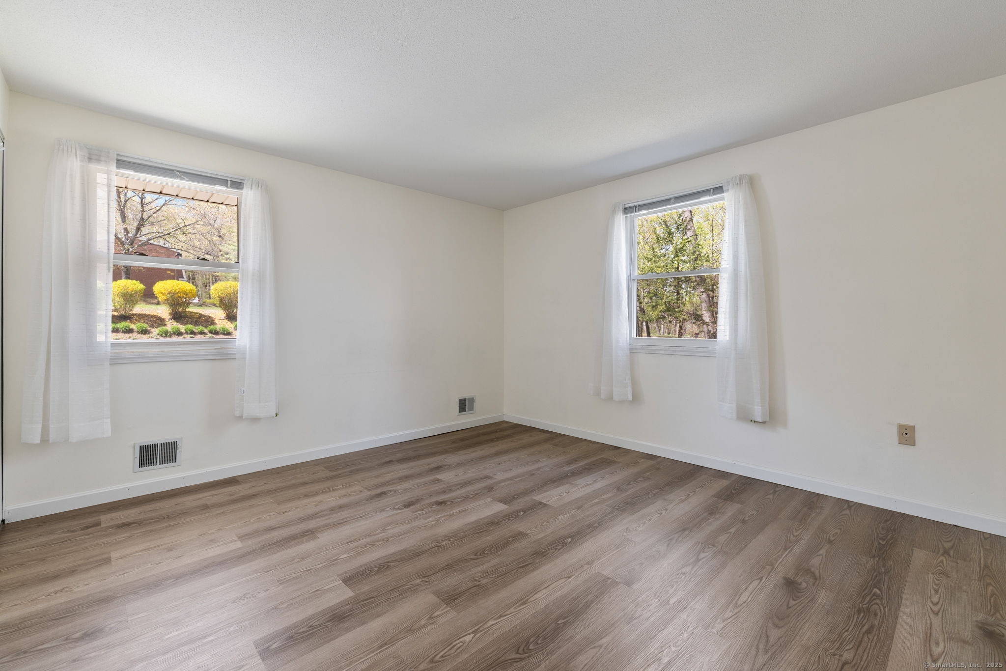 339 Dunfey Lane #APT B, Windsor, Connecticut image 11