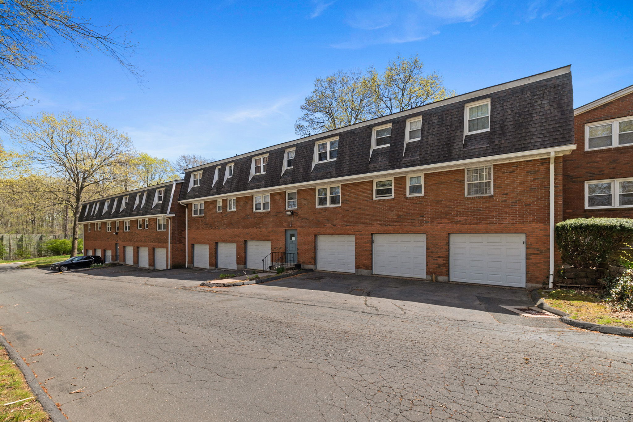 339 Dunfey Lane #APT B, Windsor, Connecticut image 2