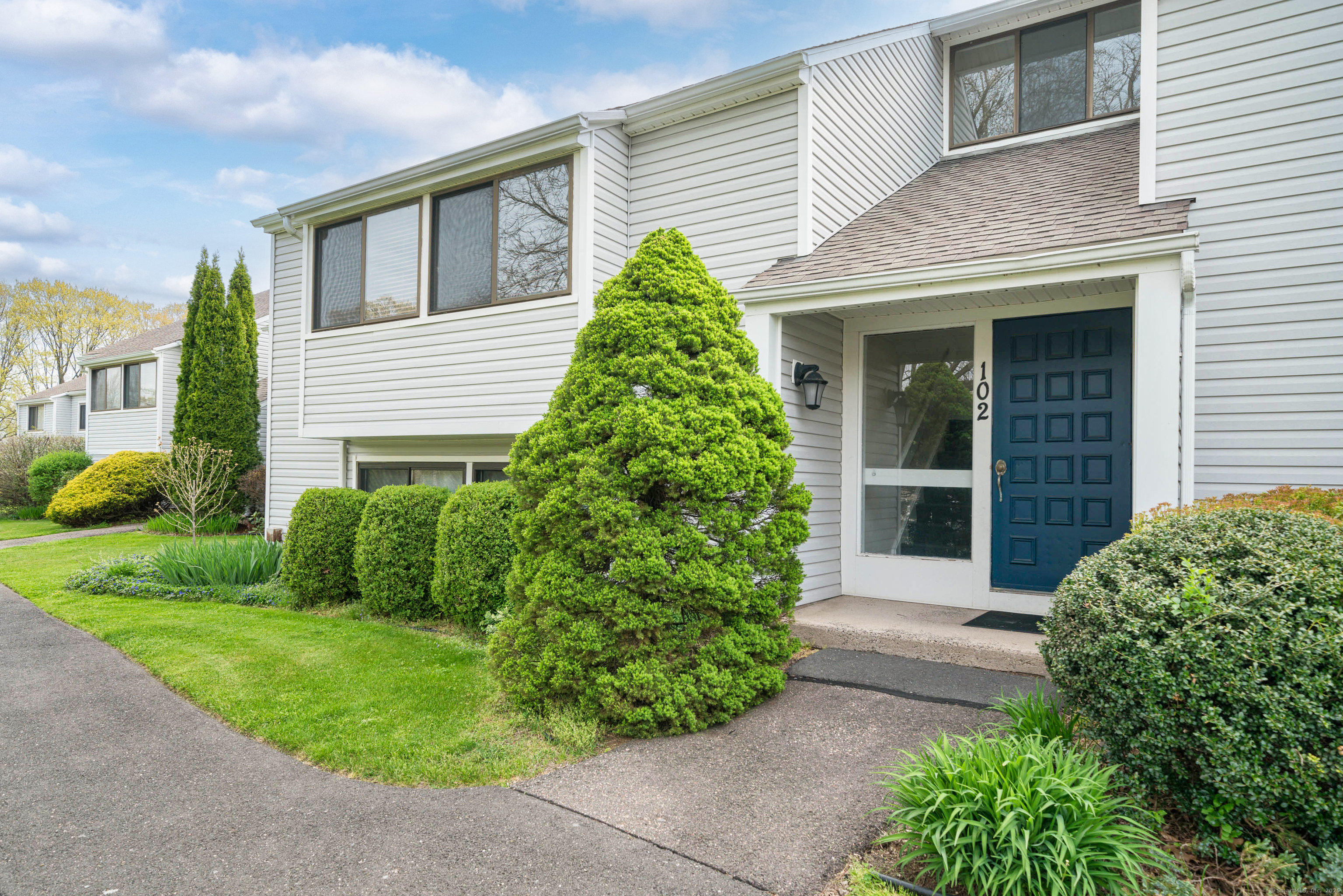 Rental Property at Brookwood Drive Apt C, Rocky Hill, Connecticut - Bedrooms: 2 
Bathrooms: 1 
Rooms: 5  - $2,000 MO.