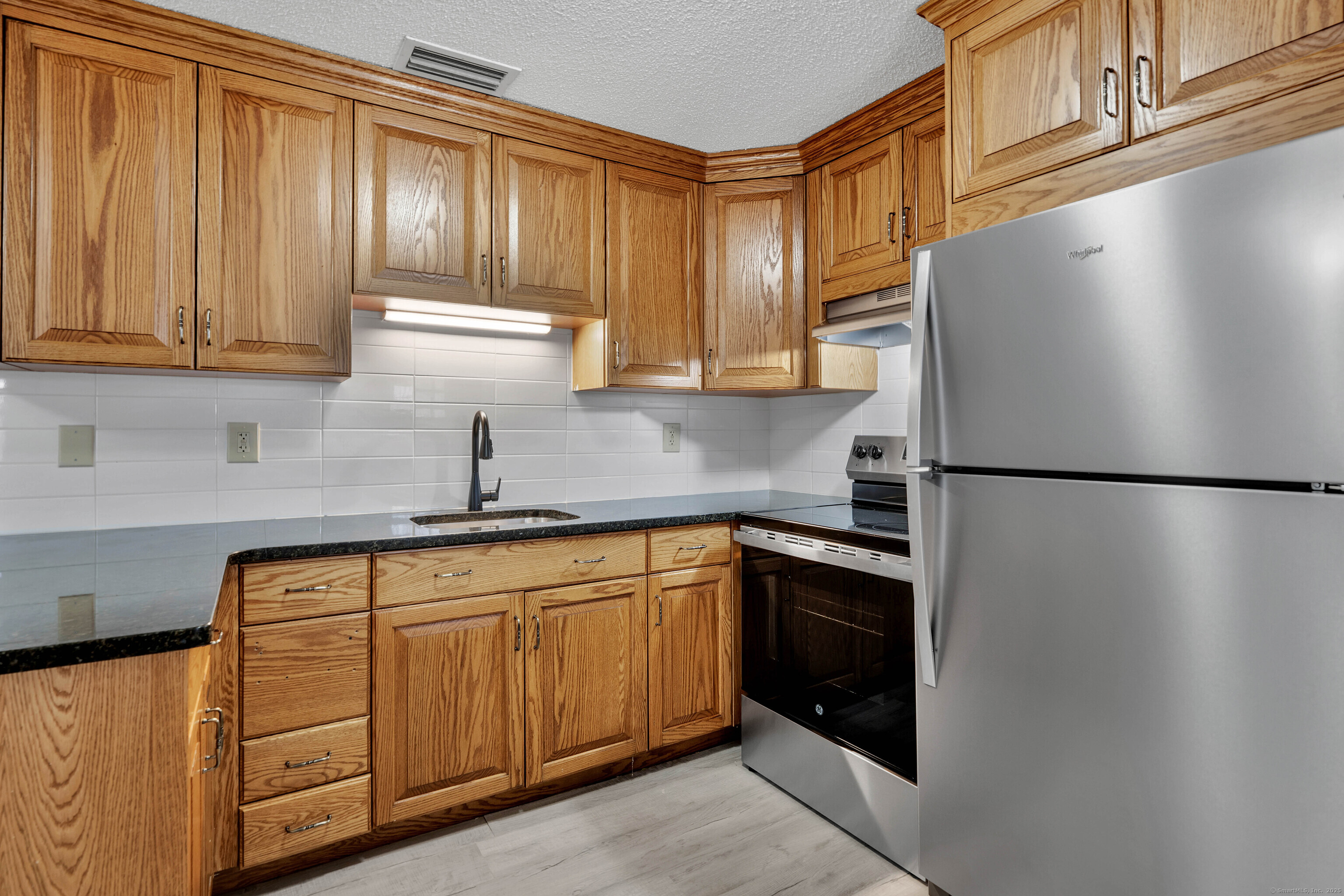 30 Earl Street, Bristol, Connecticut image 6