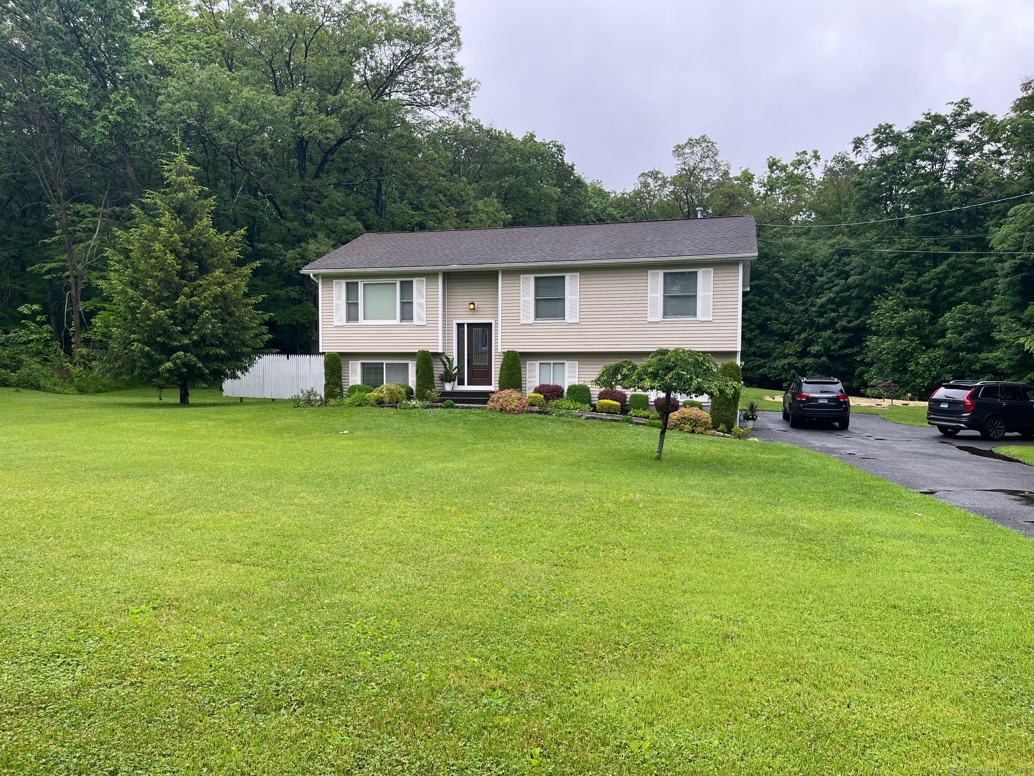 Property for Sale at Great Meadow Road, Danbury, Connecticut - Bedrooms: 3 
Bathrooms: 3 
Rooms: 6  - $540,000