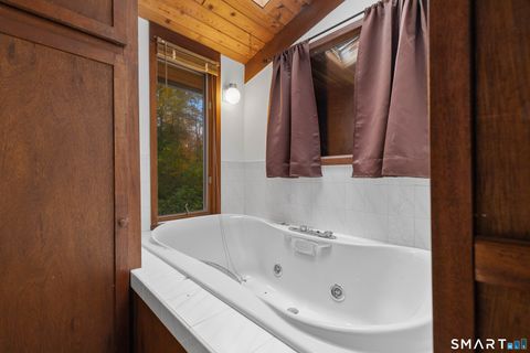 Tiny photo for 16 Longview Avenue, Waterford, CT 06385 (MLS # 24147075)