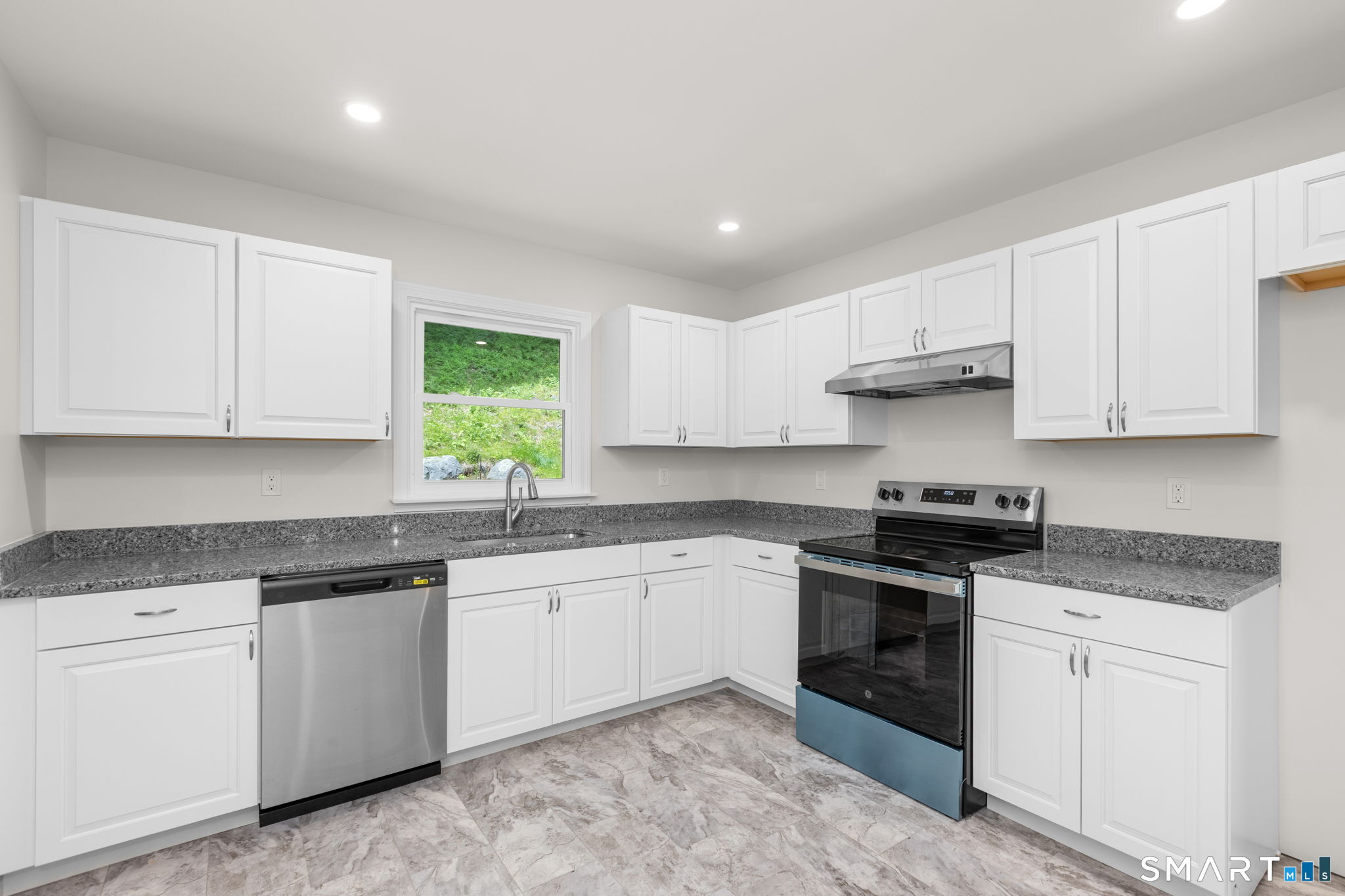 2 Oakwood Drive