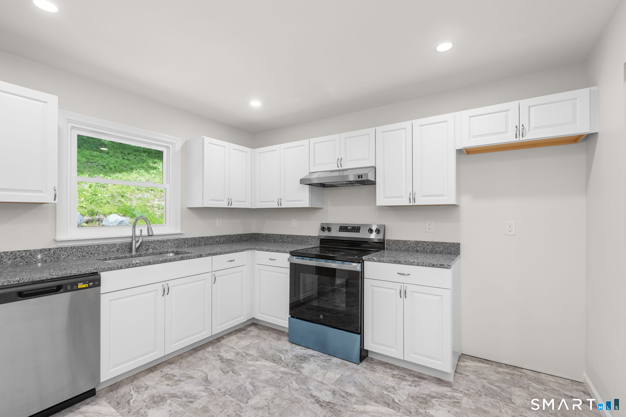 2 Oakwood Drive