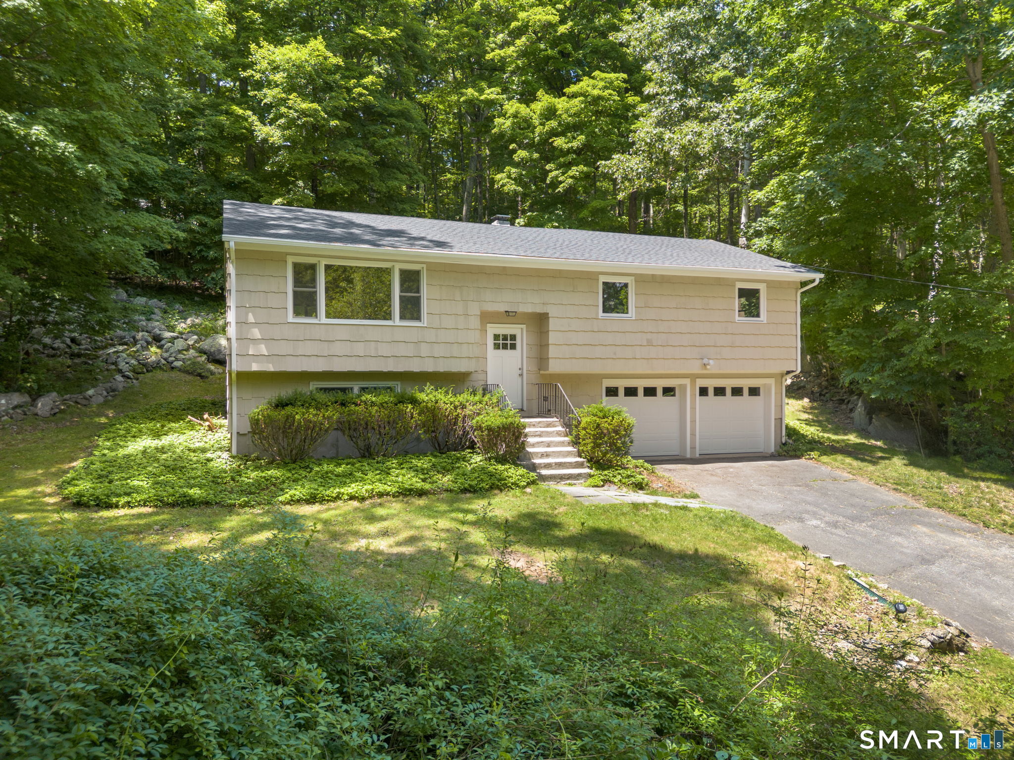 2 Oakwood Drive
