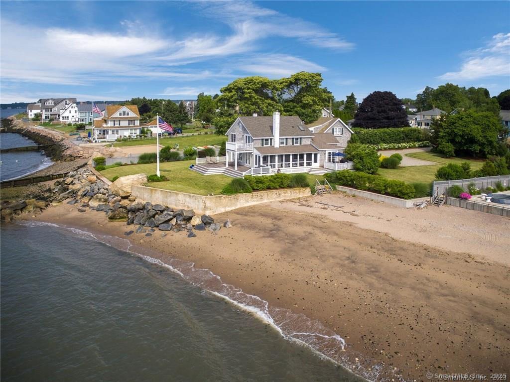 Soundview Avenue, Madison, Connecticut - 4 Bedrooms  
3 Bathrooms  
8 Rooms - 